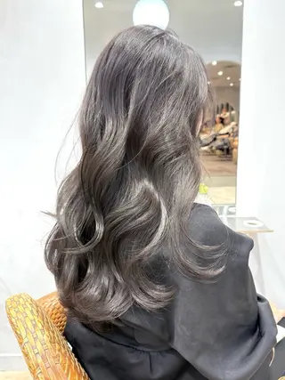 ロング hayato/透明感 カラー/グレージュのヘアスタイル