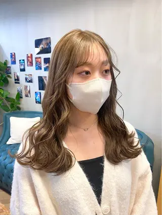 セミロング カラー ハル🌸柔色/ ブリーチなし/艶髪のヘアスタイル