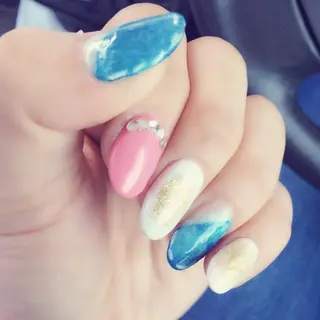 ネイル THECOLORS所属・近貞 莉奈のネイルデザイン