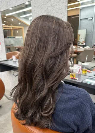 ロング カラー 💍透明感💍 上岡夕理香のヘアスタイル