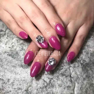 ネイル クレアトゥール華 都賀店所属・三橋 結菜のネイルデザイン