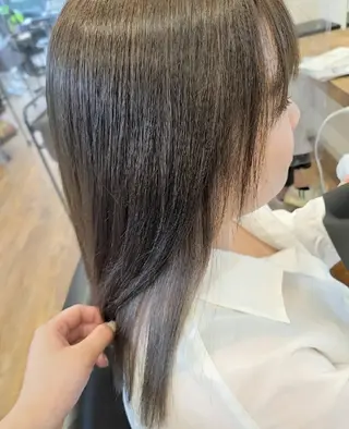 セミロング カラー パーマ 関口 友菜のヘアスタイル