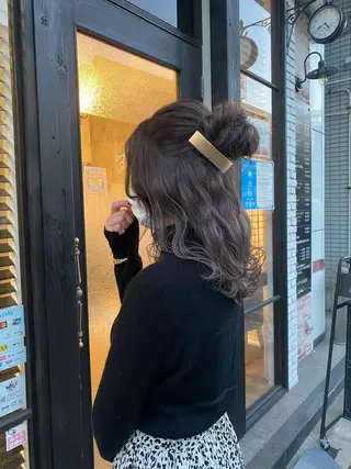 セミロング ヘアアレンジ 新谷 桃子のヘアスタイル