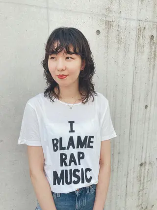 ミディアム 金田 夏野のヘアスタイル