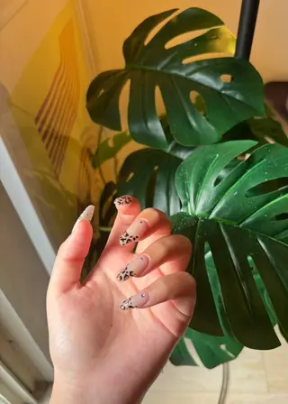 ネイル 藪木 七海のネイルデザイン