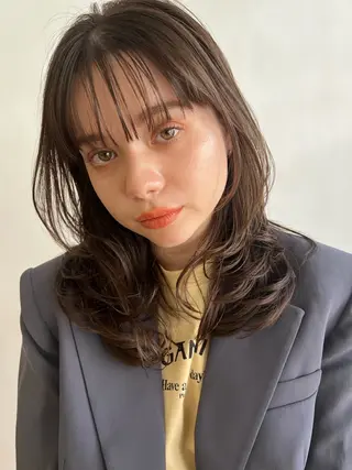 セミロング apish 夏琳のヘアスタイル