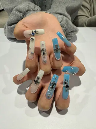 ネイル カンナ【Y2Kネイル /コーンロウ】のネイルデザイン