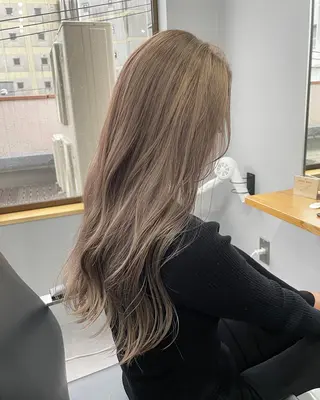 ロング カラー ミルクティーベージュ ❤︎レイヤー　MIAのヘアスタイル