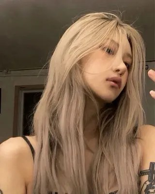 ロング 透明感ハイトーンヘア 🎀ririka🎀のヘアスタイル