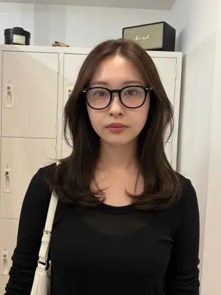 ミディアム カラー 韓国レイヤーカット 🫧大阪梅田レイヤーのヘアスタイル