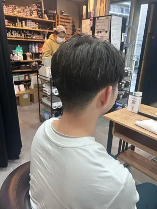 メンズ ハイトーン×艶カラー 🤍MIZUKIのヘアスタイル