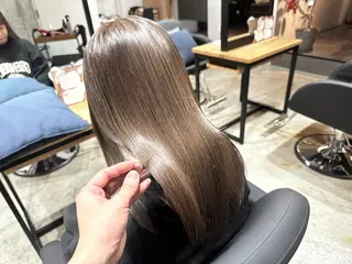 セミロング カラー ✨髪質改善/ハイトー ン/艶髪高山のヘアスタイル