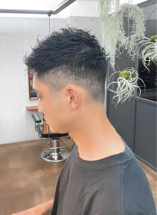 ショート メンズ 松岡 俊輔のヘアスタイル