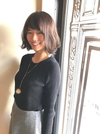 ミディアム Euphoria 【ユーフォリア】のヘアスタイル