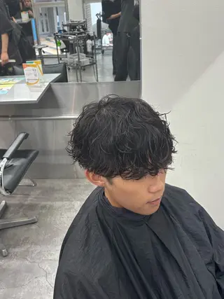 パーマ メンズハイトーン 北斗💍レイヤーのヘアスタイル