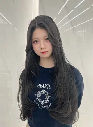 ロング 顔周りカット/髪質 改善/透明感カラーのヘアスタイル