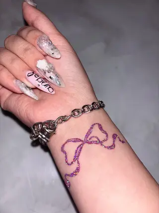 mauvelynail所属・mauvely モアナのネイルデザイン