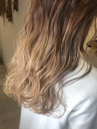 ロング 松佐 ゆかりのヘアスタイル