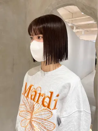 ミディアム カラー effect横浜所属・切りっぱなしボブ/ 艶カラー/綾莉のヘアスタイル