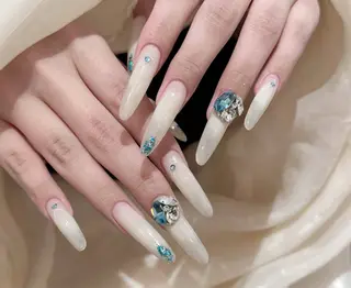 ネイル 小島 阿佑美のネイルデザイン