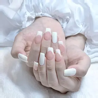 ネイル RAFFINE 月🦋🩵のネイルデザイン