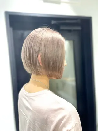 ショート カラー FOLK所属・白髪ぼかしハイライト バレイヤージュヤマトのヘアスタイル