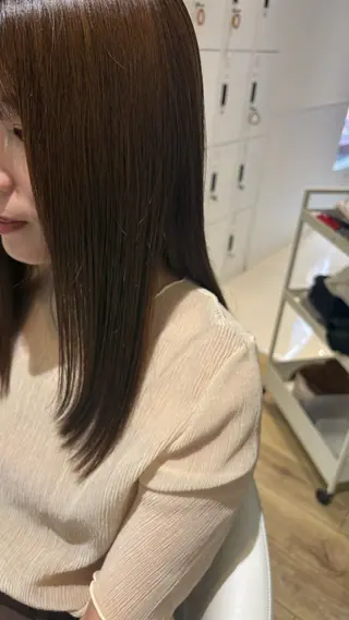 セミロング カラー ♣️似合わせカット 艶髪カラーYUUGAのヘアスタイル