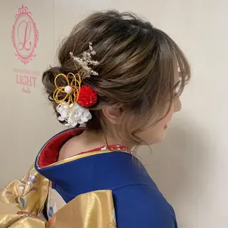 セミロング ヘアアレンジ ライト写真場所属・タニモト ユイのヘアスタイル