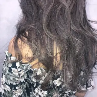 ロング カラー ORIKA 美容室のヘアスタイル