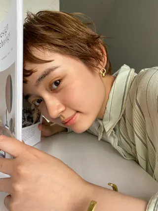 ショート カラー THE DAY所属・AKI HASHIMOTOのヘアスタイル