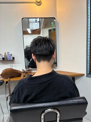 メンズ まろやかなベージュ 小池春樹のヘアスタイル