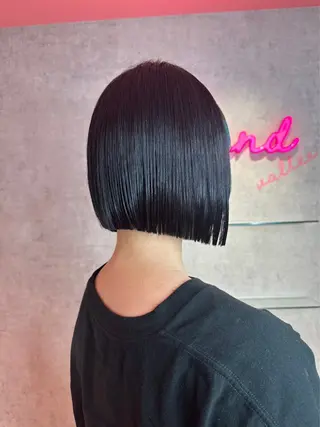 莉乃/縮毛矯正/髪質 改善/艶カラーのヘアスタイル