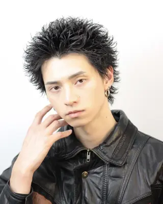 メンズ 🔥パーマで大人な色 気🔥BLUCK札幌のヘアスタイル