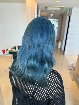 カラー ICHINA🦋寒色 /青髪/艶髪/大船のヘアスタイル