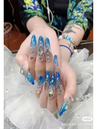 ロング パンダ ネイルのネイルデザイン