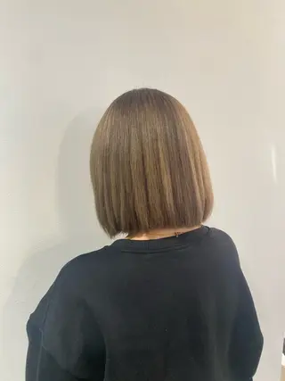 ミディアム カラー／ブリーチ しほのヘアスタイル