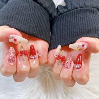 ネイル 根津 綾子のネイルデザイン