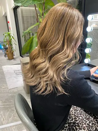 ロング カラー ムトウセイマ/艶髪 /艶ケアWブリーチのヘアスタイル