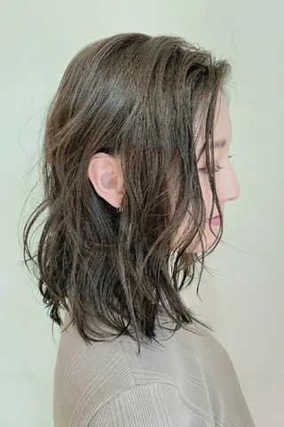 ミディアム カラー 【大宮】デザイナー Anne 諳 アンのヘアスタイル