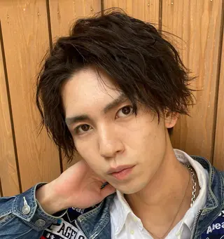 ショート メンズ 塩谷黎✨ブリーチ無W カラーメンズパーマ✨のヘアスタイル