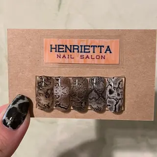 ネイル HENRIETTA NAILSALONのネイルデザイン