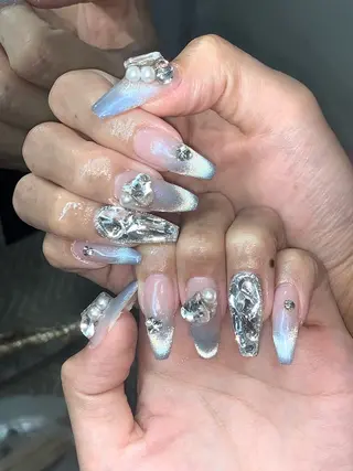 ネイル NES NAIL所属・さゆり￤推しキャラ ￤ロングネイル🩷のネイルデザイン