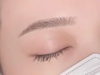 アイブロウ 11:06所属・たけだ ひとみの眉毛・アイブロウイメージ