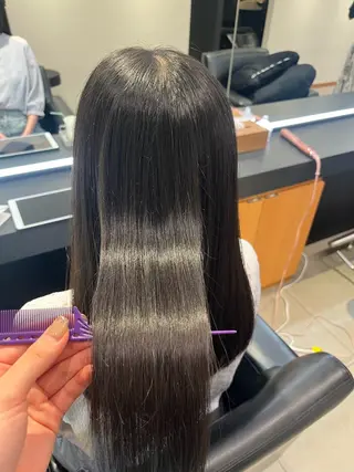 ロング KAREN（ému） 伏見/カットモデルのヘアスタイル