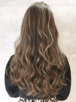 ロング MiL所属・✨ハイトーン✨ 濱田知孝のヘアスタイル