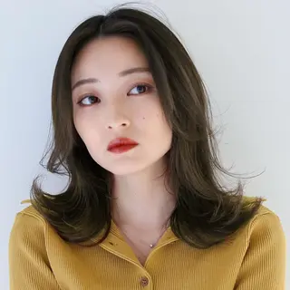 セミロング ショートパーマ カットモデルのヘアスタイル