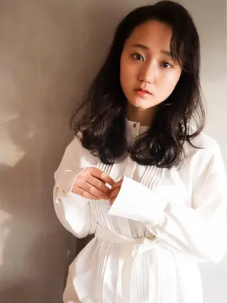 ミディアム パーマ GO TODAY  SHAIR SALON 梅田NU茶屋町店所属・田中成美/レイヤー カット/透明感カラーのヘアスタイル