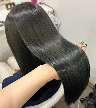 ロング 髪質改善jewelbox〜私のトリートメント〜東梅田店所属・美髪ストレート／ 髪質改善／梅田美容室のヘアスタイル