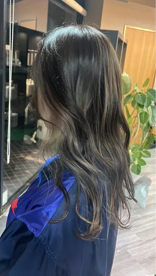 ロング alu所属・alu yuinaのヘアスタイル