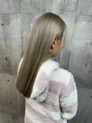 カラー _WHITE 浜松 店長 もえかのヘアスタイル